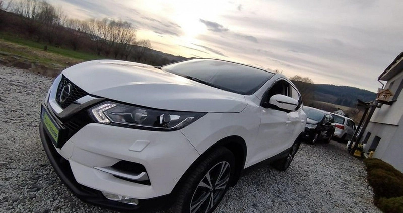 Nissan Qashqai cena 72900 przebieg: 112447, rok produkcji 2019 z Przysucha małe 56